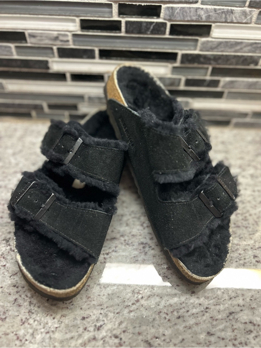 Birkenstock Arizona Black Fuzzy Double-Strap Slide Sandals size 8(39)